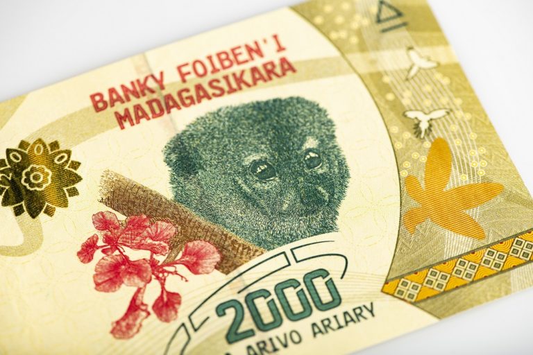 2000 malagasy ariary, madagascar currency, madagascar banknote